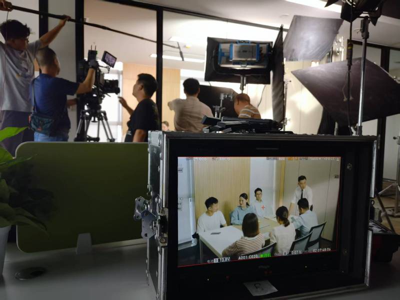 社旗县TVC拍摄公司：科技产品视觉化大师，诠释未来感与功能美学